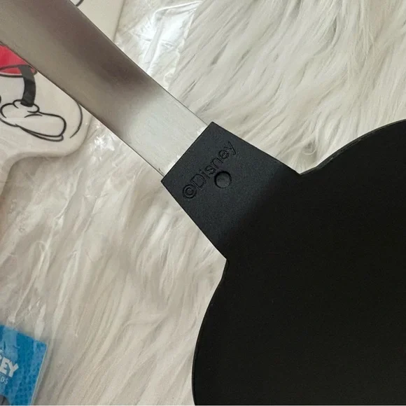 Williams Sonoma x Disney Mickey Spatula NWT and Minnie Flex Spatula NWOT - Picture 6 of 9